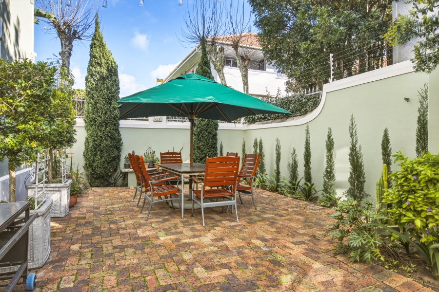 3 Bedroom Property for Sale in Green Point Western Cape